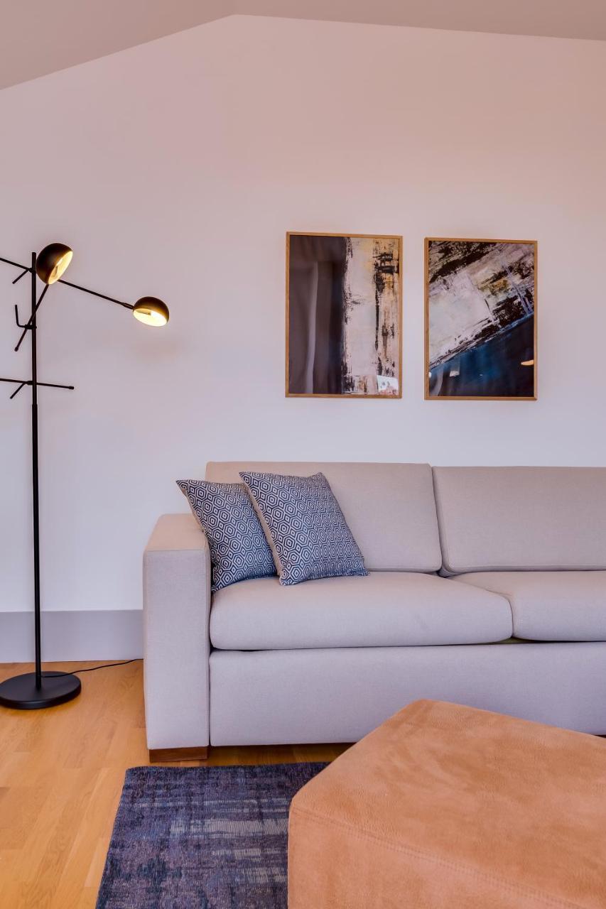 Poiais By Lisbon Inside Out Apartment Bagian luar foto